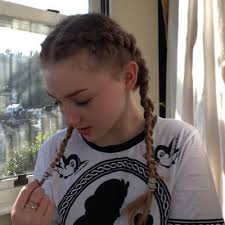 Nell Foley's Instagram, Twitter & Facebook