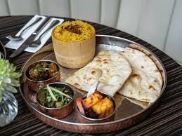 Manchester restaurant Zouk is giving away 100 free curries this week -  Manchester Evening News