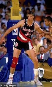 But perhaps, the most lasting legacy was the nba draft. Abgeholt Vor Michael Jordan Sam Bowie War Der Grosste Nba Draft Fehler Aller Zeiten Aktuelle Boulevard Nachrichten Und Fotogalerien Zu Stars Sternchen