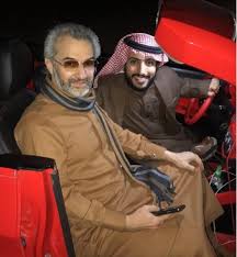 انه حفيد الملك عبد العزيز السعودي من العائلة المالكة ، وهو مؤسس ، والرئيس التنفيذي ، وله 95٪ في ملكية شركة. Ø§Ù„ÙˆÙ„ÙŠØ¯ Ø¨Ù† Ø·Ù„Ø§Ù„ ÙÙŠ Ø­Ø§Ù„Ø© ÙŠØ±Ø«Ù‰ Ù„Ù‡Ø§ Ø³Ø¨Ø­Ø§Ù† Ø§Ù„Ù…Ø¹Ø² ÙˆØ§Ù„Ù…Ø°Ù„ ÙˆØ·Ù† Ø§Ù„Ø¯Ø¨ÙˆØ±