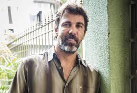 Marcelo Faria é acusado de agressão com taco, bolas de sinuca e baldes de tinta