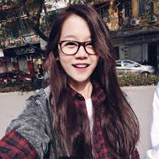 Vào sáng ngày 25/12, an nguy khiến người hâm mộ vỡ oà khi thông báo đã bước sang thiên chức ngay lúc này, dân tình bỗng đào lại hình ảnh an nguy công khai ảnh bên 1 bé gái cực xinh và âu. Tiá»ƒu Sá»­ An Nguy