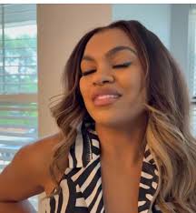 Criticism of Shayla's financial dependence