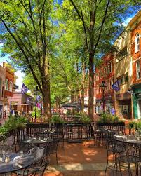 Charlottesville Virginia A Day On The Downtown Mall In 2020 Virginia Photography Virginia Is For Lovers Roanoke Virginia