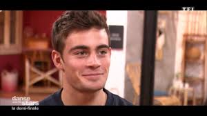 Même s'il est le grand gagnant de danse avec les stars 2018, tout n'est pas toujours simple pour clément remiens ! Dals 9 Clement Remiens Sa Premiere Fan L Interpelle Dans La Rue Et C Est Trop Mignon Voici