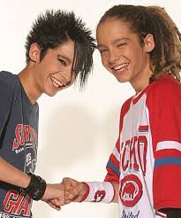 Bill kaulitz gibt über den umzug in die usa zu: Awe Sooooo Cute Bill Tom Tokio Hotel Zwillinge Liebe Zwillingsbruder