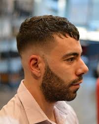 Hair is cut at a shorter length near the bottom and is gradually blended into a longer length higher up towards the top of your head. 15 Perfect Fade Haircuts With Beard 2021 Trends