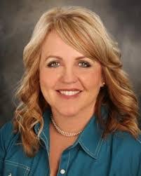 Dania Alkhateeb's Instagram, Twitter & Facebook