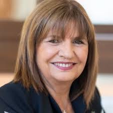 Angel Steiner's Instagram, Twitter & Facebook