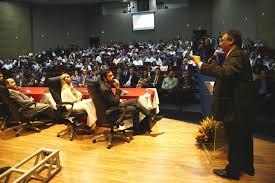 Resultado de imagem para fLÃVIO dINO PALESTRA