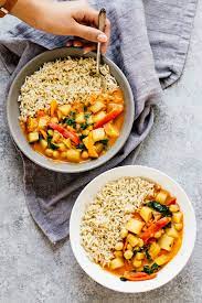 Easy Spicy Vegan Potato Curry 30 Minutes Jar Of Lemons Recipe Vegan Potato Curry Clean Eating Recipes Vegan Recipes Healthy