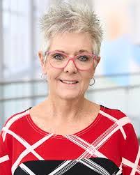 Kerri Morris's Instagram, Twitter & Facebook