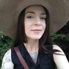 Colleen Hardy's Instagram, Twitter & Facebook