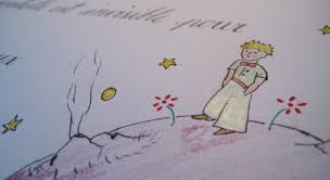 Le petit prince n'est pas seulement un livre pour enfants, il s'agit d'une fable initiatique et poétique inspirante dont on aime suivre les enseignements comme des lignes de vie. Motto Der Kleine Prinz In Kalligraphie Nobile Blog