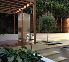 London Courtyard Contemporary Garden Other Metro Fisher Tomlin Bowyer Contemporary Garden Garden Water Garden
