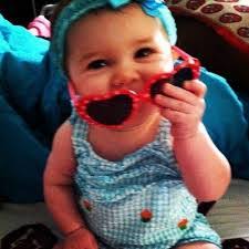 Betsy Hewitt's Instagram, Twitter & Facebook