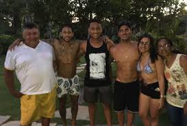 Morreu hoje (16), aos 77 anos, o publicitário josé eduardo cavalcanti de mendonça, conhecido como duda mendonça. Em Taipu De Fora Empresario Ibirataense Interage Com Neymar Junior Durante Temporada