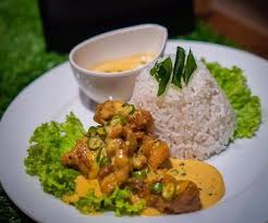 Many readers have considered this recipe, and they are all satisfied. Restoran Di Publika Ini Menyediakan Gabungan Salted Egg Butter Chicken Dengan Sambal Wow