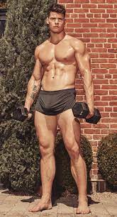 Fit Famous Males on X: 