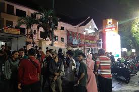 Aksi Tolak Omnibus Law Di Semarang Ricuh Ratusan Demonstran Ditangkap