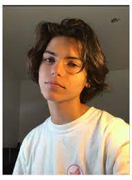 It is normally unkempt but layered; Pin On Boyssssssss And Giirlsssssss