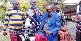 Subscribe to our esvid channel for kenya digital news brings you the latest news as they happen in a digital way. Former Mp Kalembe Ndile Donates 2 Acre Parcel Of Land To Man Framed For Raping Daughter Mwakilishi Com