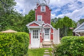 Little kitchen mamaroneck, little kitchen mamaroneck ny, little kitchen in mamaroneck. Storied Westchester Skinny House Seeks A Buyer With A Big Heart And 275k 6sqft