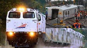 Effendy mengatakan, tiga kali sudah kereta api hantu meluncur dari stasiun malang kota baru ke stasiun malang kota lama yang berjarak sekitar 3 kilometer. Alasan Mistis Hingga Logis Kereta Api Jalan Sendiri Di Malang Warga Sudah Biasa Dapat Teror Aneh Surya Malang