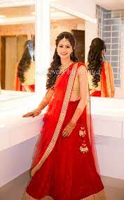 So, scroll on and check out 2019's latest bridal hairstyles to wear with your lehenga! Pin By Renuka On Hairstyles Lehenga Hairstyles Saree Hairstyles Indian Bride Hairstyle