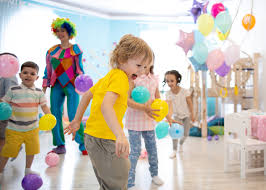 Ecco tutti i consigli e gli spunti per divertirsi e far ballare i più piccoli. Canzoni Per Bambini Piccoli I Brani Per Le Feste Dei Bimbi Pourfemme