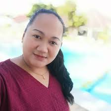 Si Lin Momo, isang...