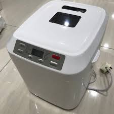 Remove all crumbs from the lid, housing and oven. Tesco Bread Maker Bm1333 2l Kitchen Appliances On Carousell