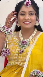 Haldi look❤️, This soft subtle Matt look was created for her haldi  ceremony, Haladi look, :, Book now and get ready to slay!, Hairs :Varsha  makeup artist 07, ., #marathiwedding #maharashtrianbride ...