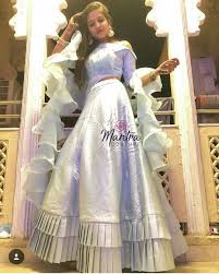 Indian bridal wear indian wear indian dresses indian outfits tela hindu bollywood techniques couture indian attire indian designer wear. Pinterest Krutichevli Indianwedding Indianfashion Indianbride Kundan Indianjewelry Indian Gowns Dresses Indian Fashion Dresses Designer Dresses Indian
