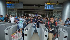 Di sini keposiasi mencoba rangkum beberapa pilihan transportasi dari dan ke bandara soetta. Cara Naik Kereta Api Ke Bandara Soekarno Hatta