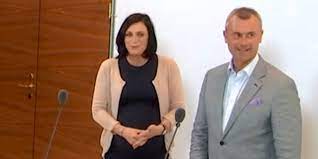 Nobert hofer (hrsg.), di dietrich wertz, michael howanietz: Norbert Hofer Uberrascht Mit Neuem Look