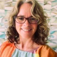 Bernadette Keating's Instagram, Twitter & Facebook