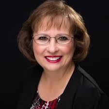 Dora Betts's Instagram, Twitter & Facebook