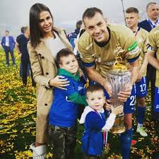 Born 22 august 1988) is a russian professional footballer who plays as a striker for fc zenit saint. Artem Dzyuba Biografiya Lichnaya Zhizn Foto Futbol Biography Life