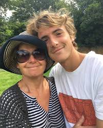 Most notably he has a tendency to frame his forehand. Stefanos Tsitsipas Hair View Tsitsipas Short Hair Png Stefanos Tsitsipas Is A Greek Professional Tennis Player Welcome To Theblog