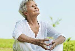 A Combination Of Diet And Exercise Changes Is The Most Effective Way For Post Menopausal Women To Lose Weigh 60 Year Old Woman Senior Fitness Strength Training