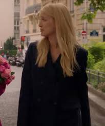 A 26 ans, camille razat, crève l'écran dans emily in paris, la série glamour et à succès de netflix. Emily In Paris Camille Razat Coat Camille Emily In Paris Black Peacoat