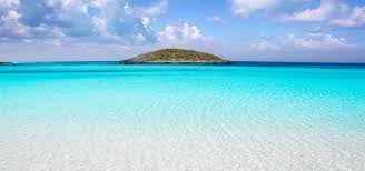 Offriamo inoltre ai nostri clienti la nostra assistenza in loco offrendo tutti i migliori servizi di cui hanno bisogno per rendere la vacanza a formentera ancora più confortevole. Affitto Formentera Es Pujols Apartaments Houses And Villas