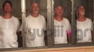 O παύλος χαϊκάλης και ο πέτρος φιλιππίδης στην ελένη μενεγάκη. Bcneayj5k8jk8m