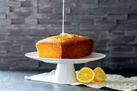 Das einfache rezept für joghurt zitronenkuchen. Frischer Zitronen Joghurt Kuchen Kuchengeschichten