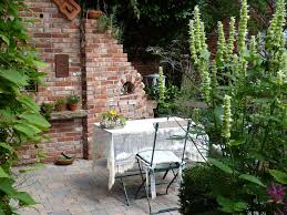 Im Trend Eine Ruine Als Gartendeko Gartengestaltung Garten Deko Ruinen