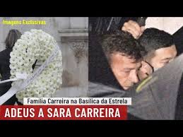 From an early age she was surrounded by the artistic world since she was the daughter of famed portuguese singer tony carreira and his agent fernanda. Adeus A Sara Carreira Familia Carreira Na Basilica Da Estrela Youtube