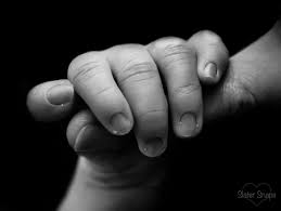 Black And White Children Holding Hands Holding Tight To Mummy S Fingers Detail Shot Newborn Fingers Tiny Hands Black And White Hand Photography Childrens Portraits Photography Snap Photography