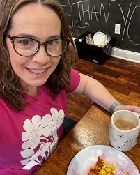 Good morning!! It's a slow start to the day here, but I'm channeling all  the spring vibes with the latest Cotton Pickin' Tee from Cotton Chaos! If  you've been in the fence