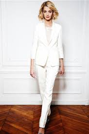 1804 adoption du code civil qui garde la conception révolutionnaire du mariage mais établit cependant que l'épouse, placée sous la la loi supprime toute référence au mari et à la femme pour bien marquer l'égalité entre les époux. Epingle Sur Inspiration Mariage Gay